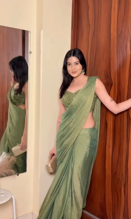 Aarvi Embellished Saree