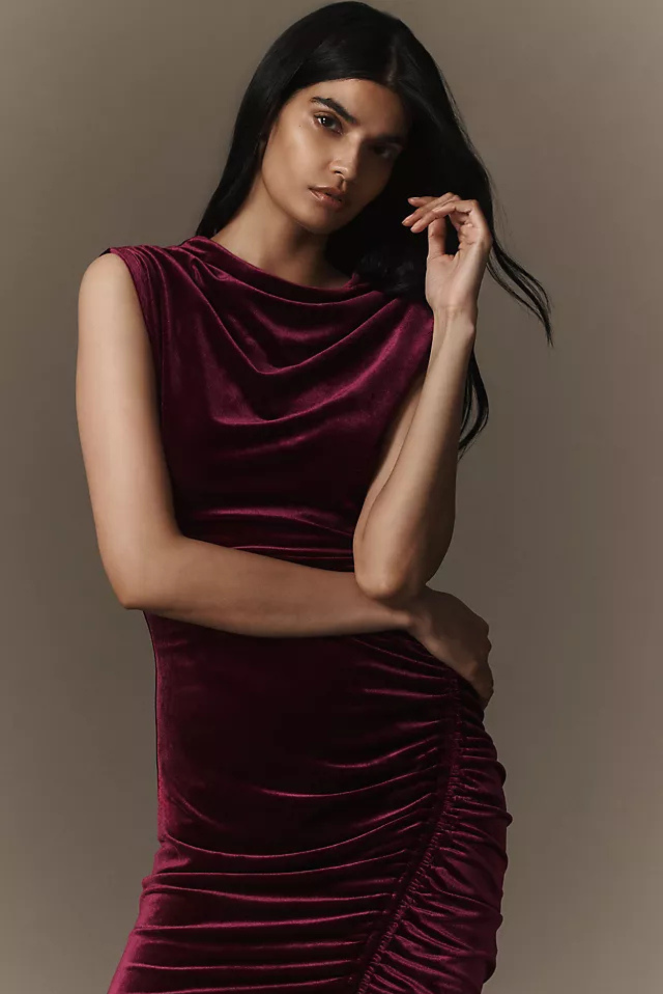 Francesca High-Neck Velvet Dress – Belavouss