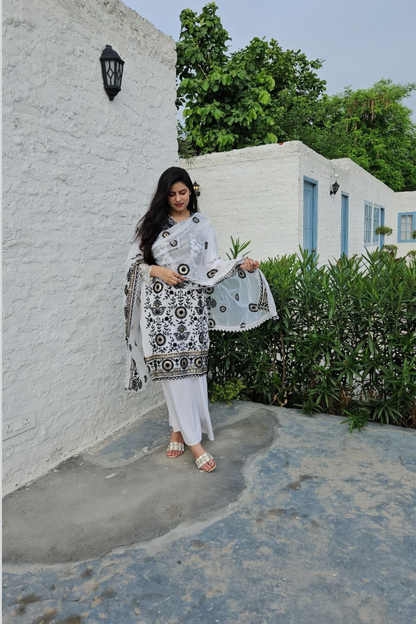 Lahore Luxury Kurta Set